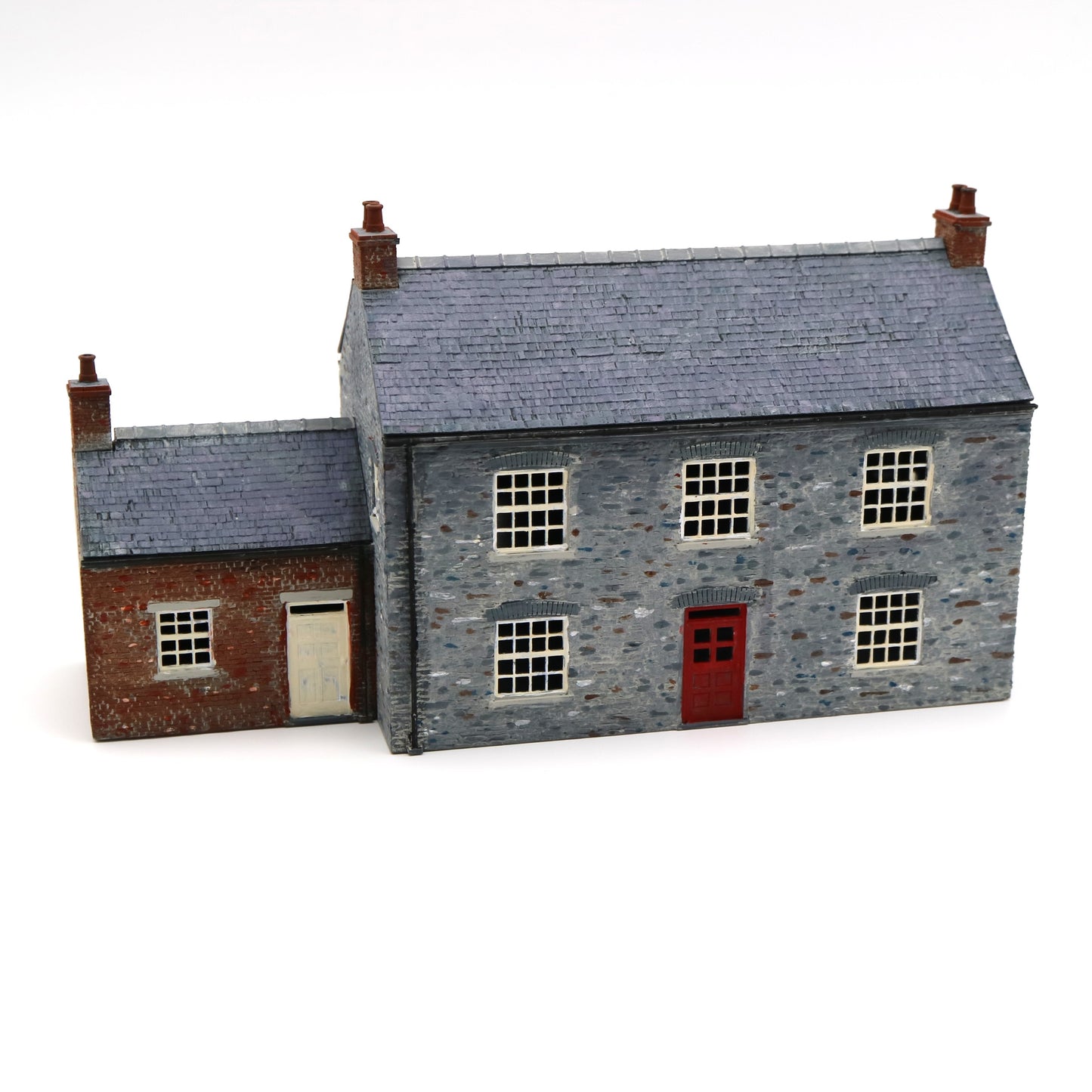HM306A – Farm House N Scale
